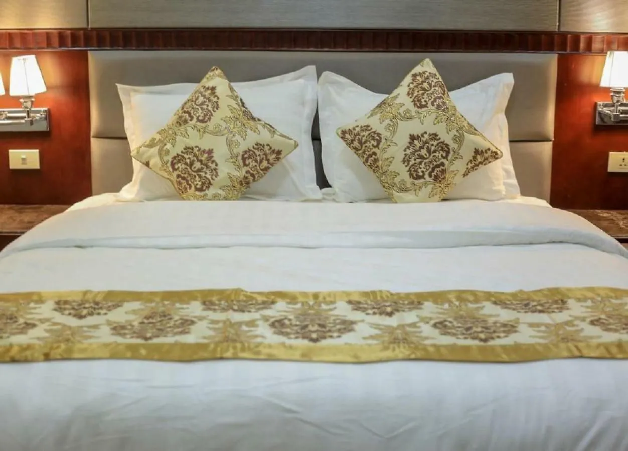 ***  The 40Th Pearl Hotel Suites Jeddah Saudi Arabia